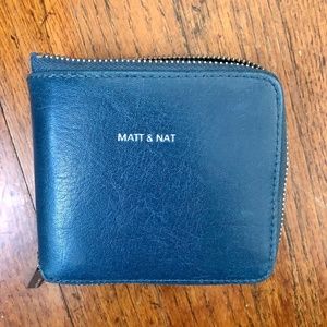 Matt & Nat Vegan Leather Zip Wallet